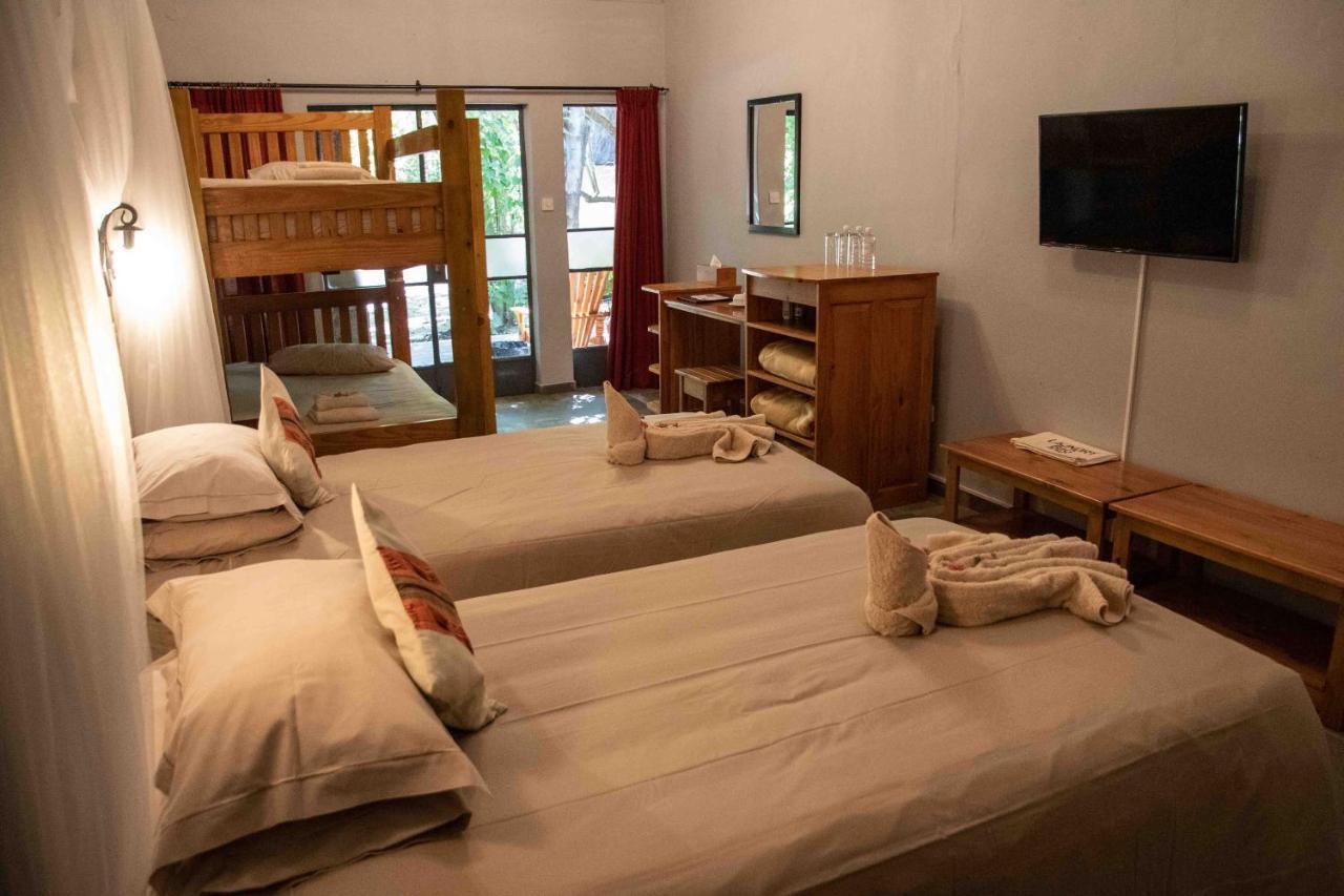 Island Safari Lodge Maun ภายนอก รูปภาพ