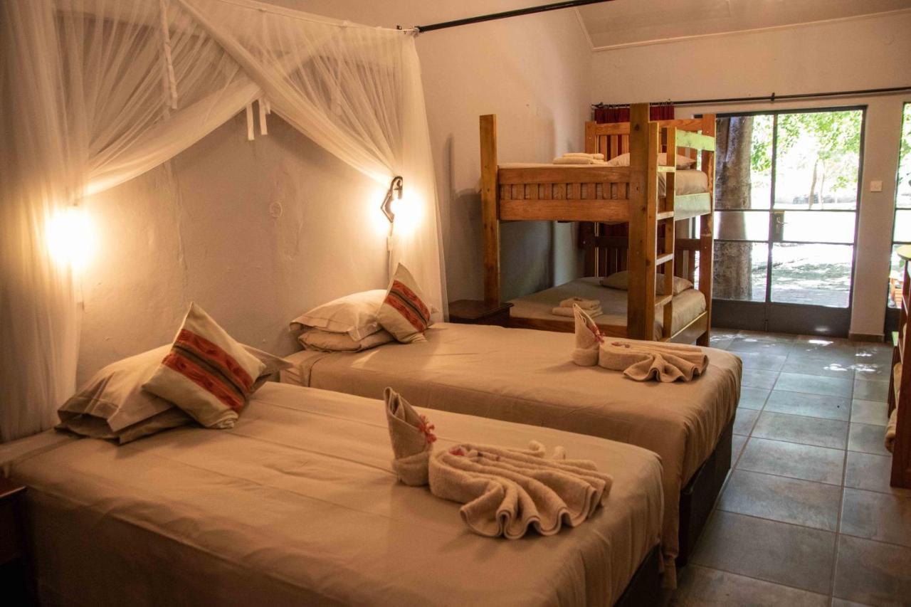 Island Safari Lodge Maun ภายนอก รูปภาพ