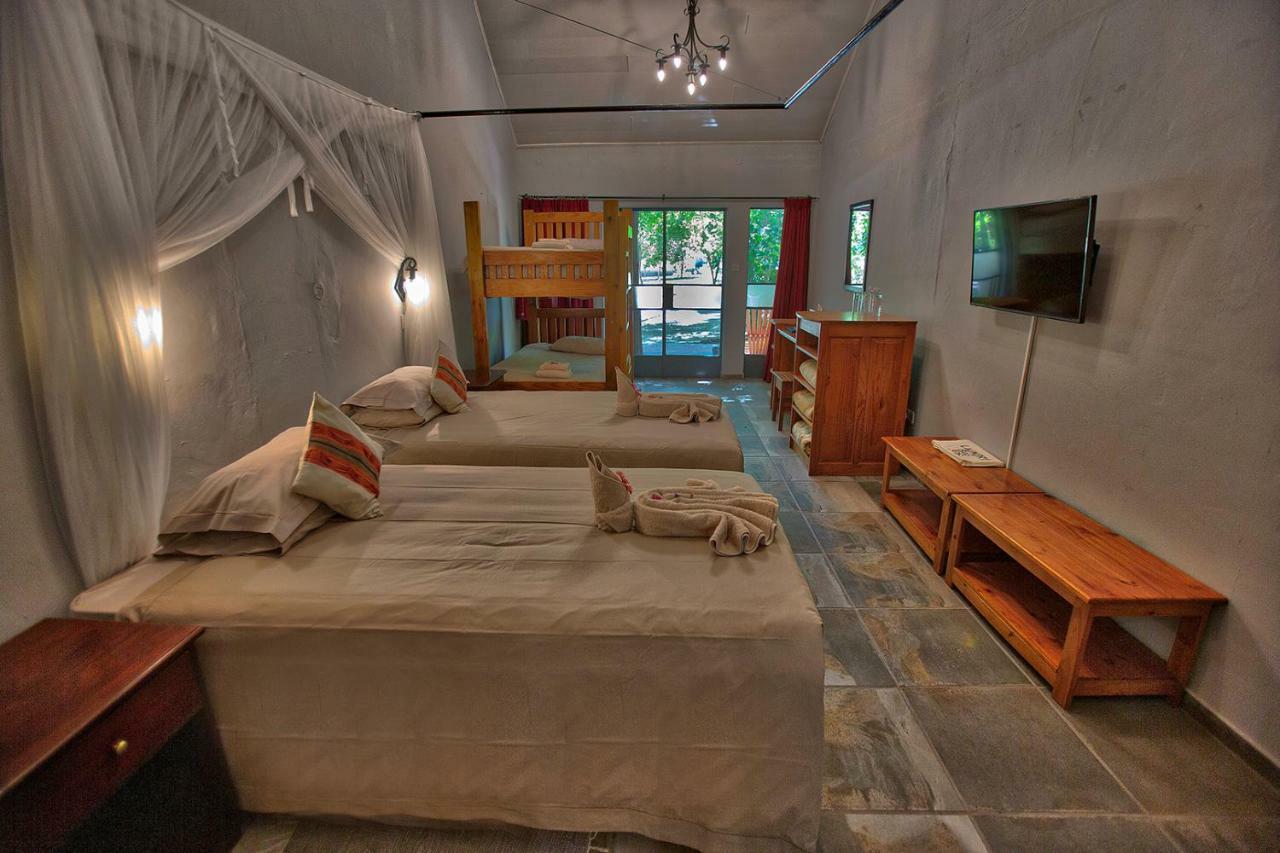 Island Safari Lodge Maun ภายนอก รูปภาพ