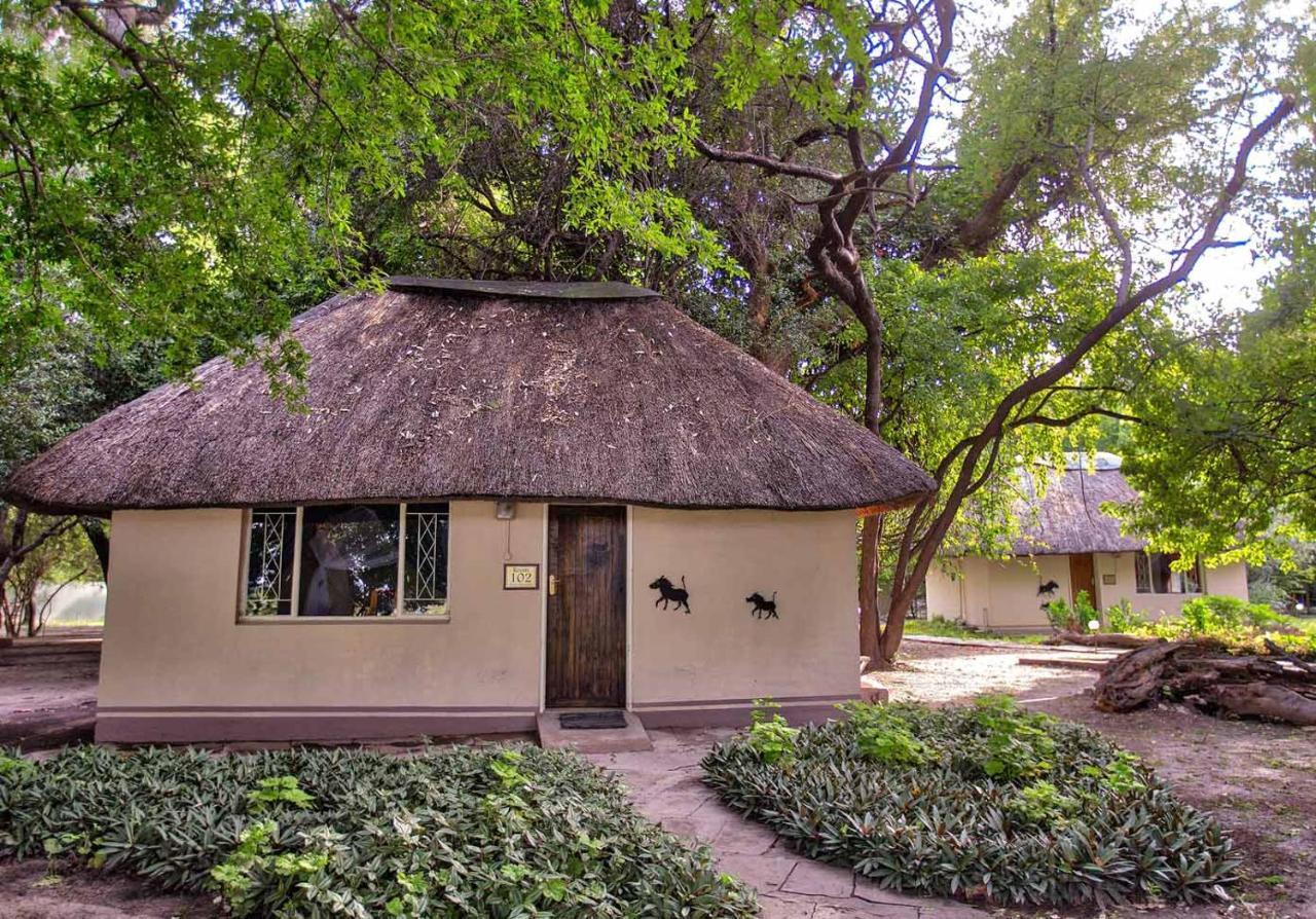 Island Safari Lodge Maun ภายนอก รูปภาพ